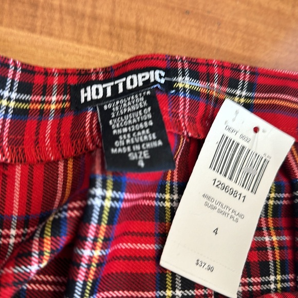 NWT Hot Topic, 4x skirt - Picture 4 of 6